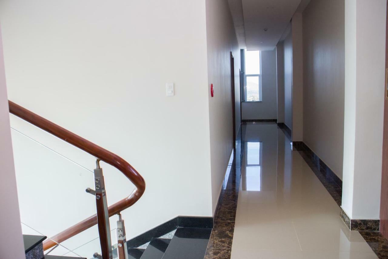 Hotel Nguyen Phuoc Pleiku Bagian luar foto