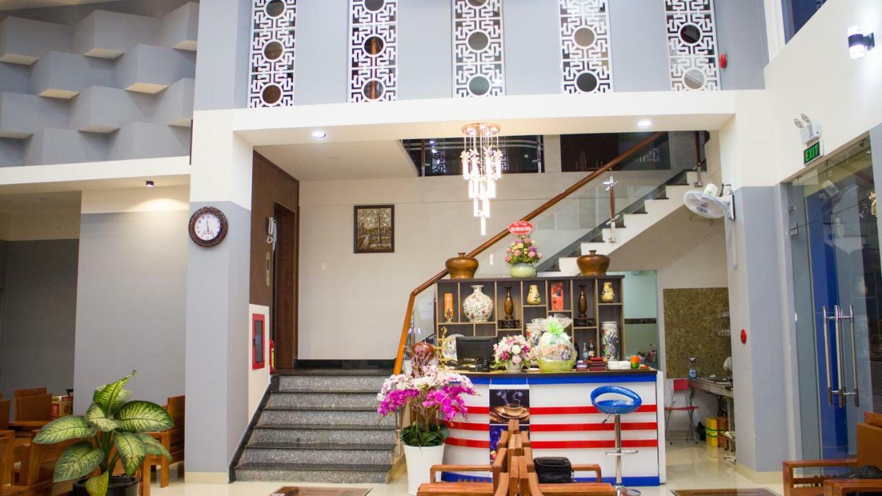 Hotel Nguyen Phuoc Pleiku Bagian luar foto