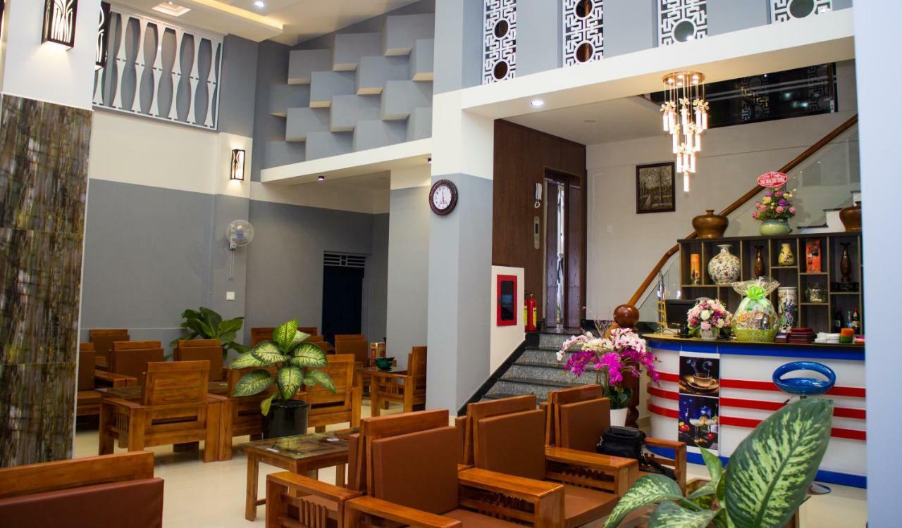 Hotel Nguyen Phuoc Pleiku Bagian luar foto